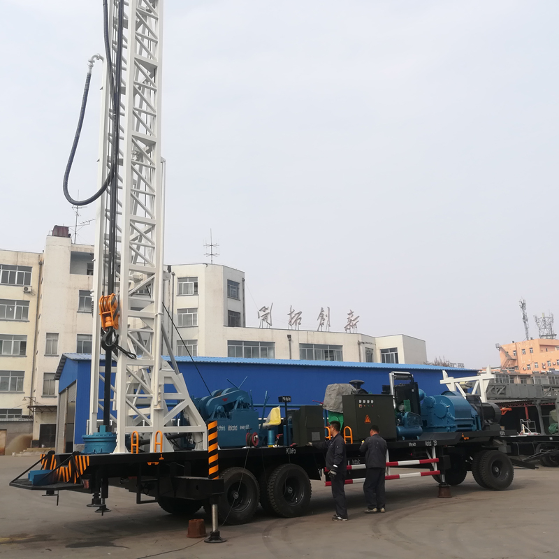 Configuración de mesa giratoria y torre K telescópica hidráulica WRTR1000