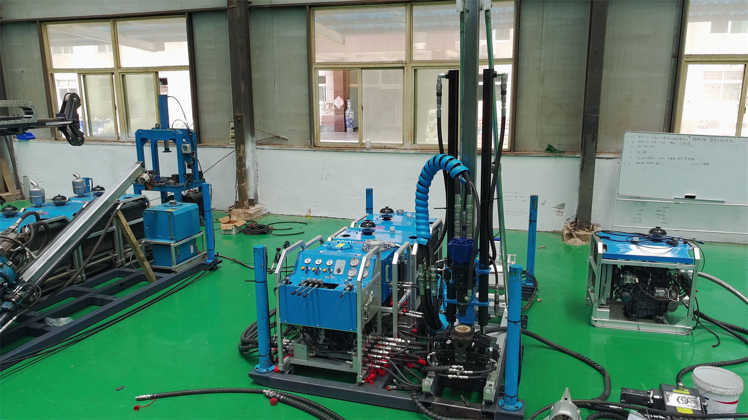 Compra del CR1000P, perforadora de testigos portátil modular de 1000 m: ¿qué condiciones de carretera, izaje y emplazamiento deben verificarse antes del transporte de largo alcance en zonas montañosas y del montaje in situ?
