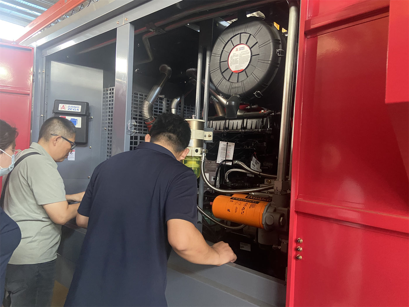 Al cambiar un equipo de perforación de pozos de agua de circulación directa de lodo a espuma de aire o martillo DTH, ¿qué equipos auxiliares y consumibles deben verificarse antes de la compra?