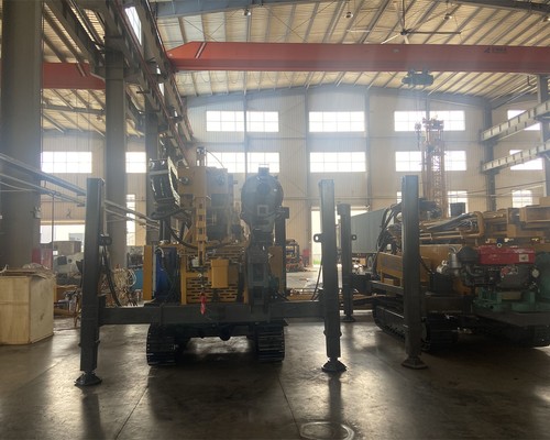 Adquisición del equipo de perforación de pozos de agua WR750S de nivel 750 m: torre telescópica con 
