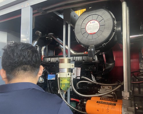 Adquisición del equipo de perforación de pozos de agua WR500RCE con circulación inversa por aire a 5